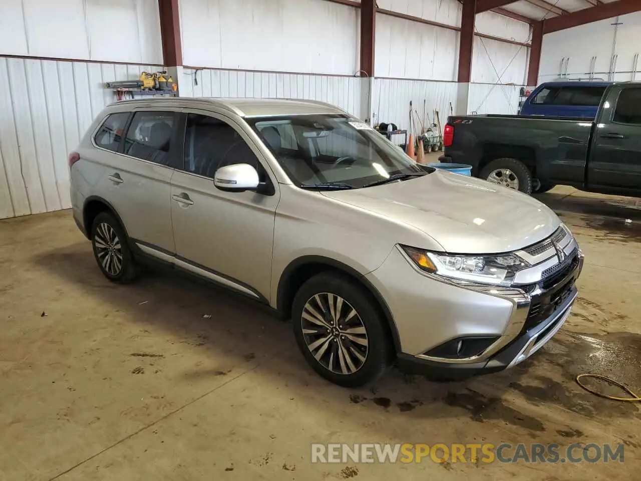 4 Photograph of a damaged car JA4AZ3A36LZ030649 MITSUBISHI OUTLANDER 2020