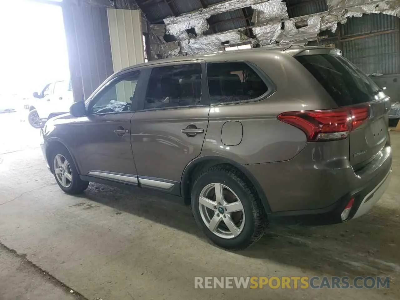 2 Photograph of a damaged car JA4AZ3A36LZ047239 MITSUBISHI OUTLANDER 2020