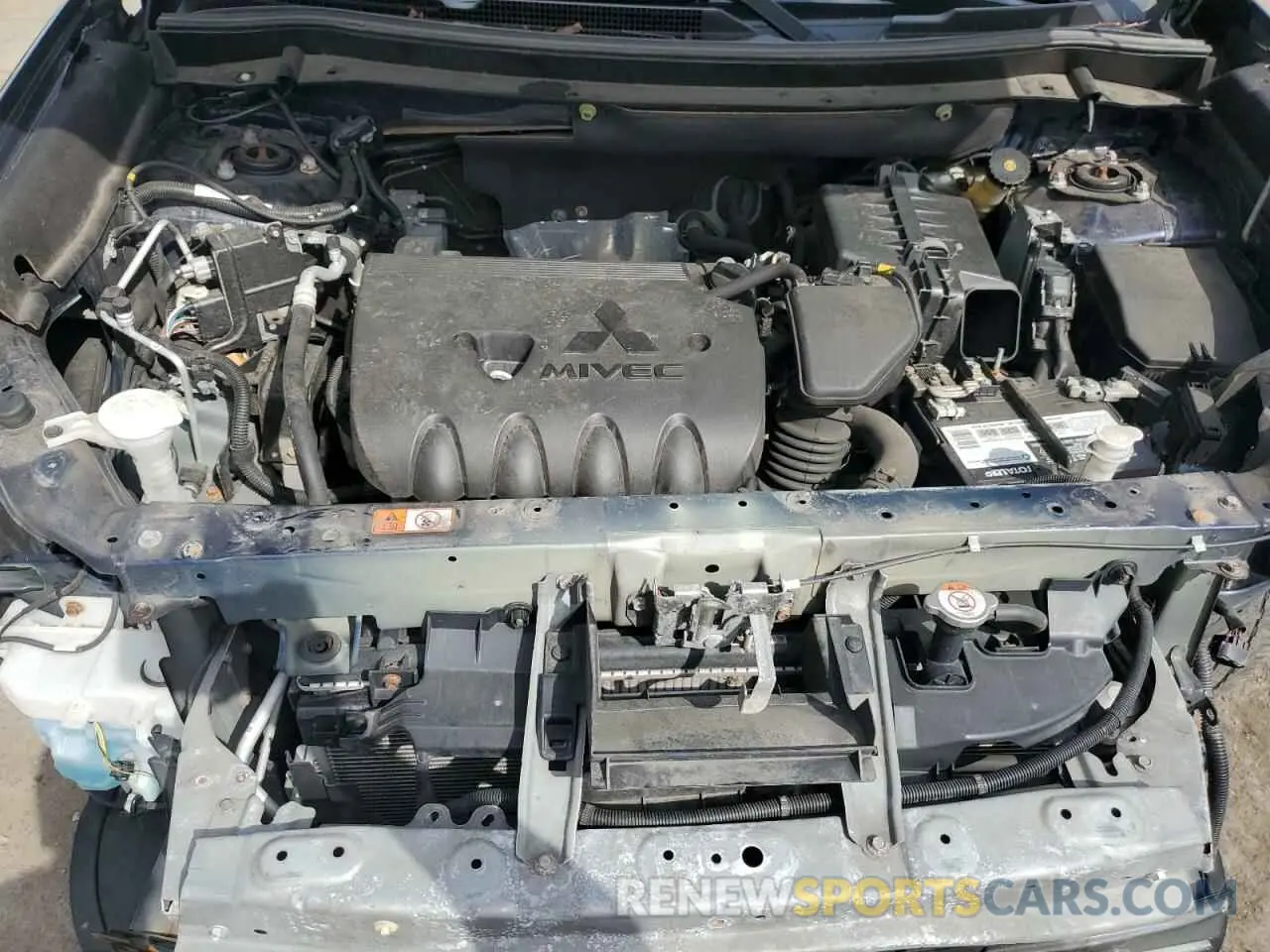 14 Photograph of a damaged car JA4AZ3A37LZ010118 MITSUBISHI OUTLANDER 2020