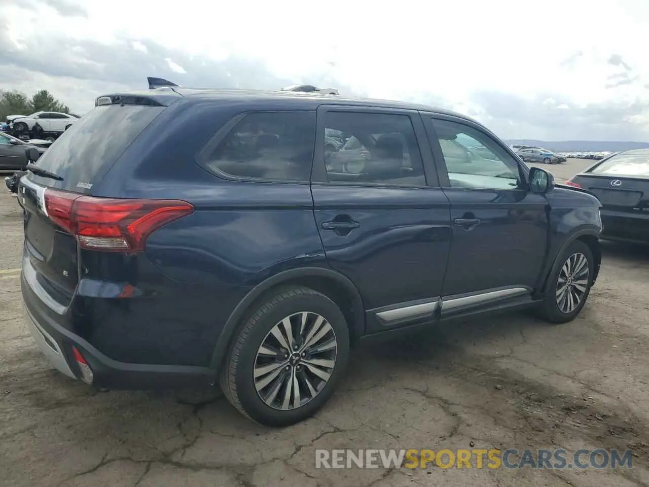 3 Photograph of a damaged car JA4AZ3A37LZ010118 MITSUBISHI OUTLANDER 2020