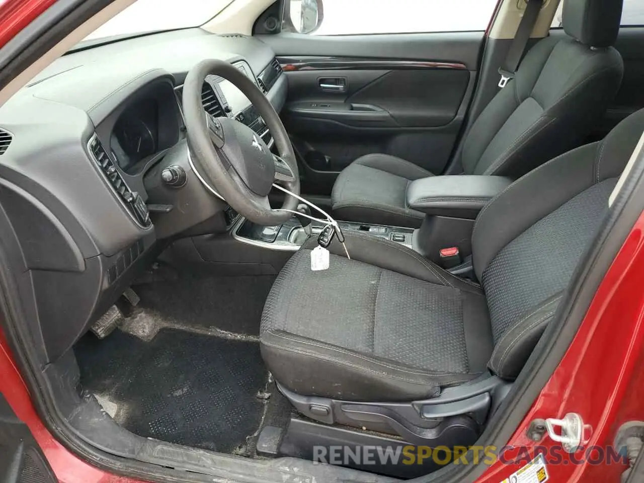 7 Photograph of a damaged car JA4AZ3A37LZ011267 MITSUBISHI OUTLANDER 2020