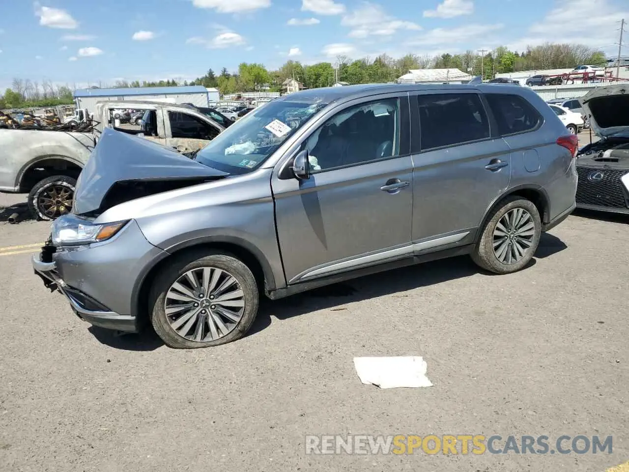 1 Photograph of a damaged car JA4AZ3A37LZ045354 MITSUBISHI OUTLANDER 2020