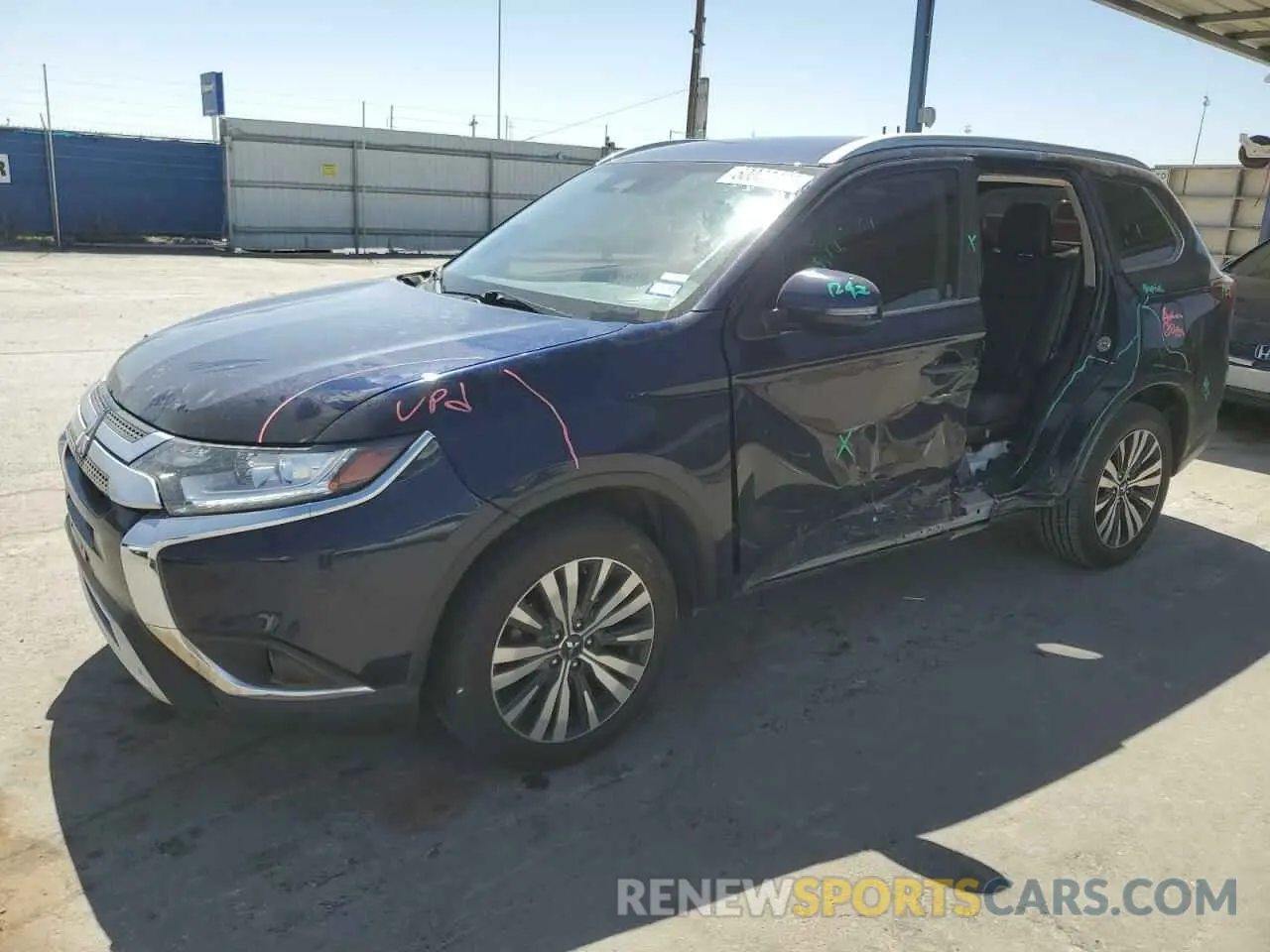 1 Photograph of a damaged car JA4AZ3A38LZ036999 MITSUBISHI OUTLANDER 2020