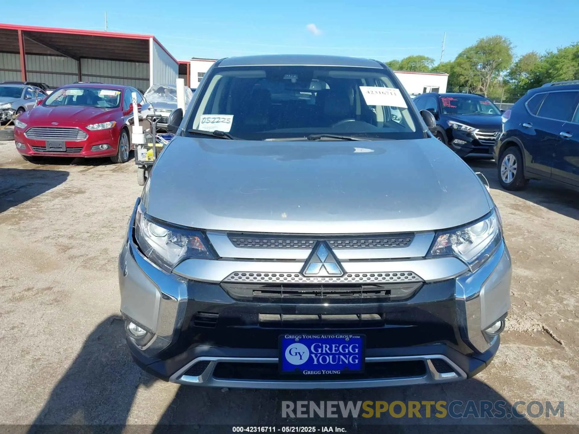 12 Photograph of a damaged car JA4AZ3A39LZ006104 MITSUBISHI OUTLANDER 2020