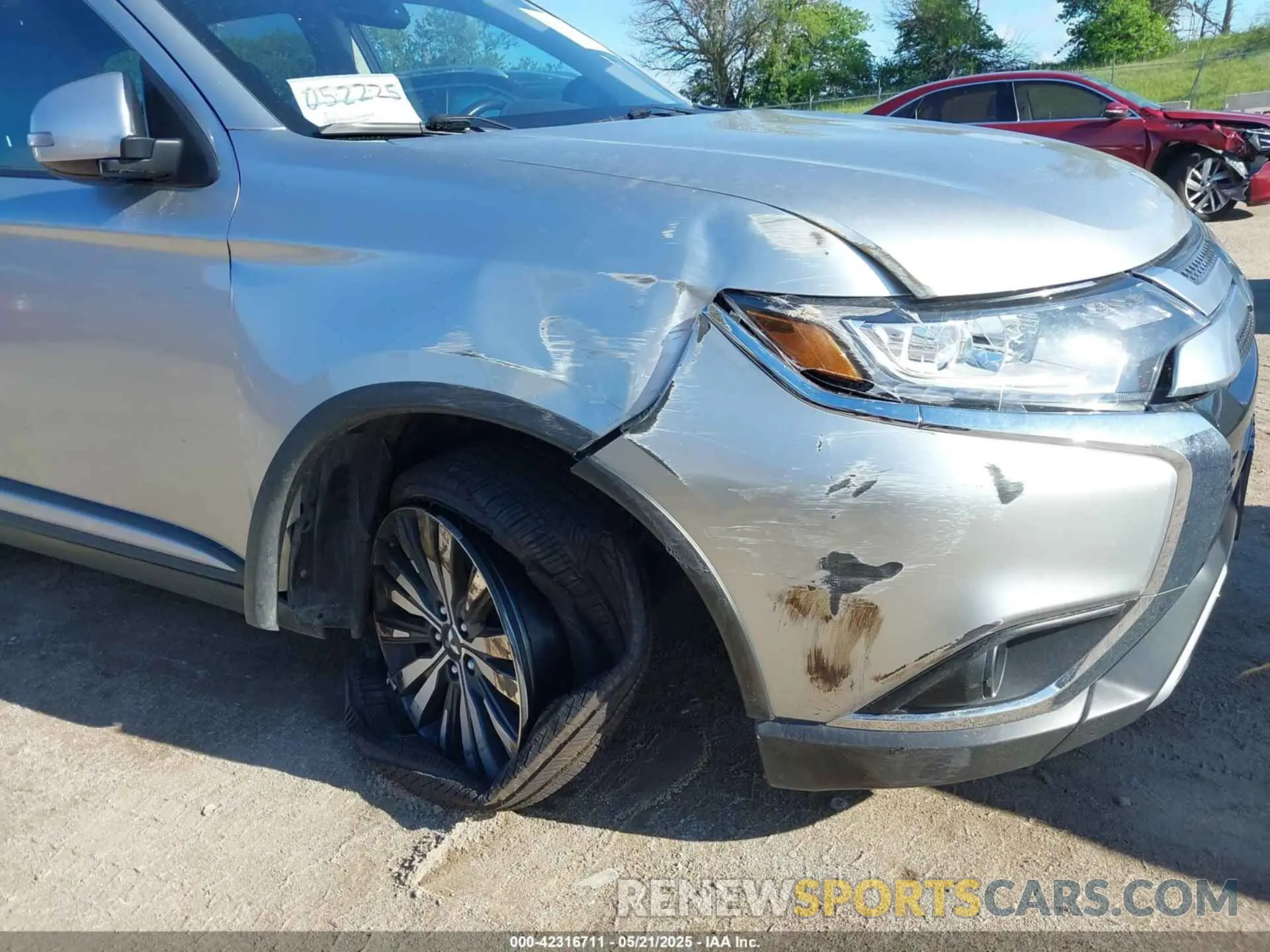 17 Photograph of a damaged car JA4AZ3A39LZ006104 MITSUBISHI OUTLANDER 2020