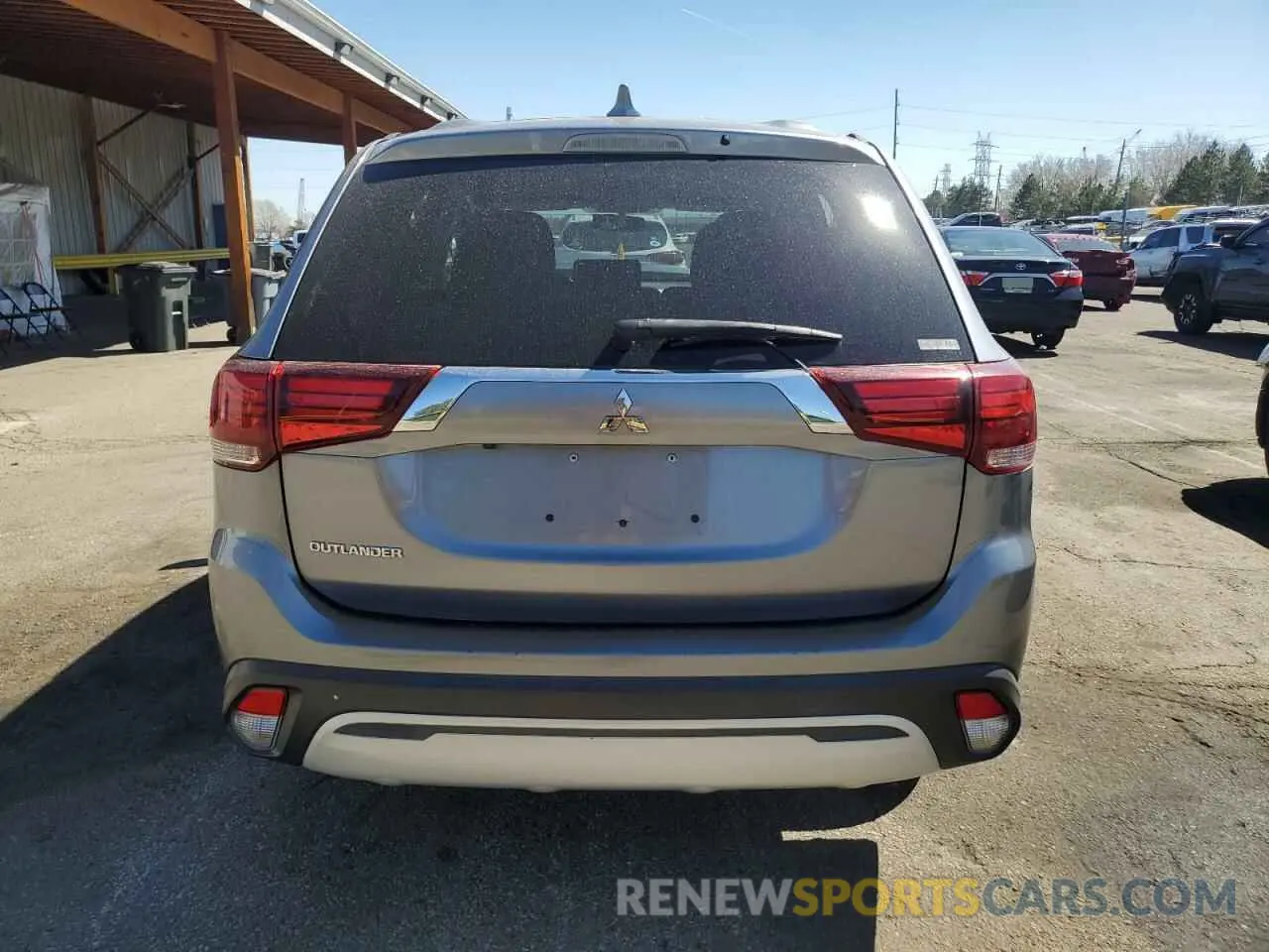6 Photograph of a damaged car JA4AZ3A39LZ026496 MITSUBISHI OUTLANDER 2020