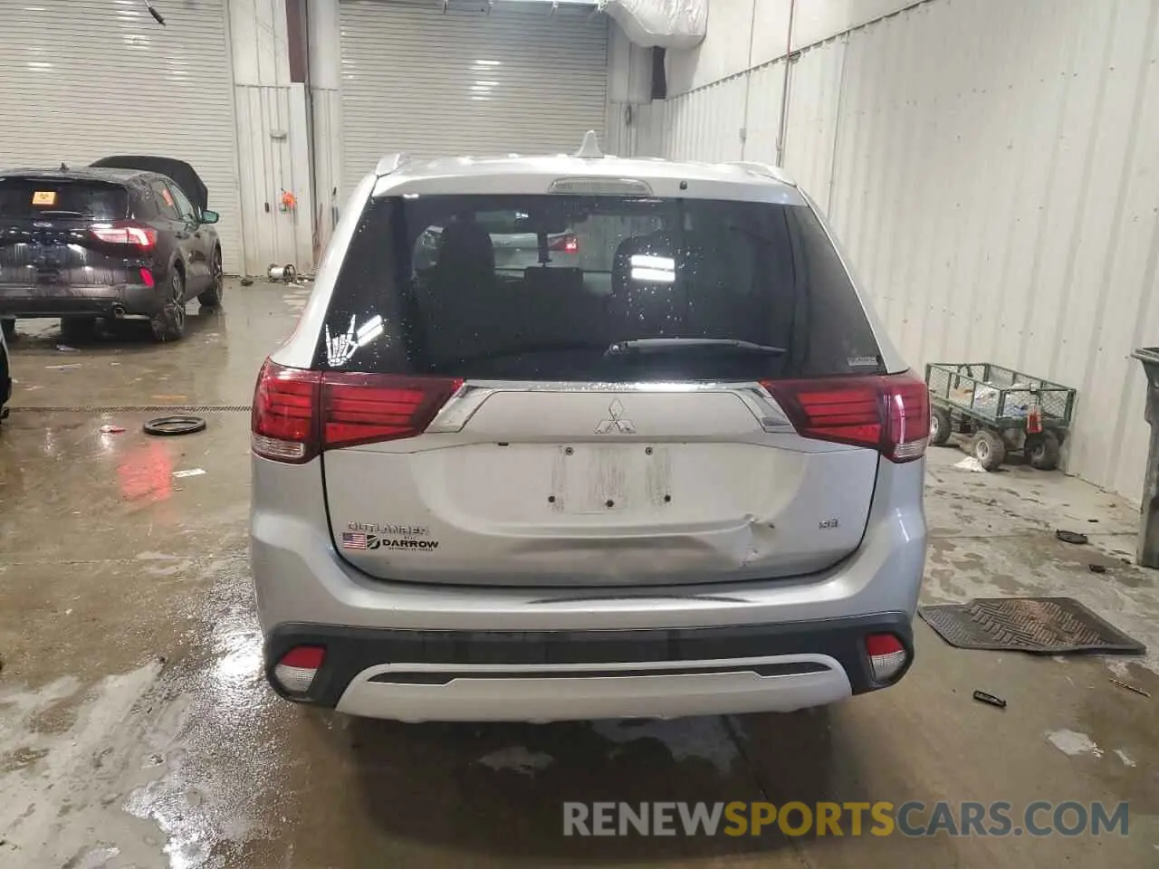 6 Photograph of a damaged car JA4AZ3A39LZ038406 MITSUBISHI OUTLANDER 2020