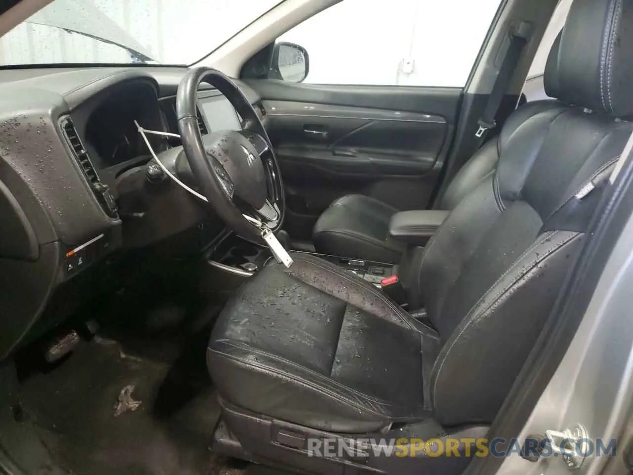 7 Photograph of a damaged car JA4AZ3A39LZ038406 MITSUBISHI OUTLANDER 2020