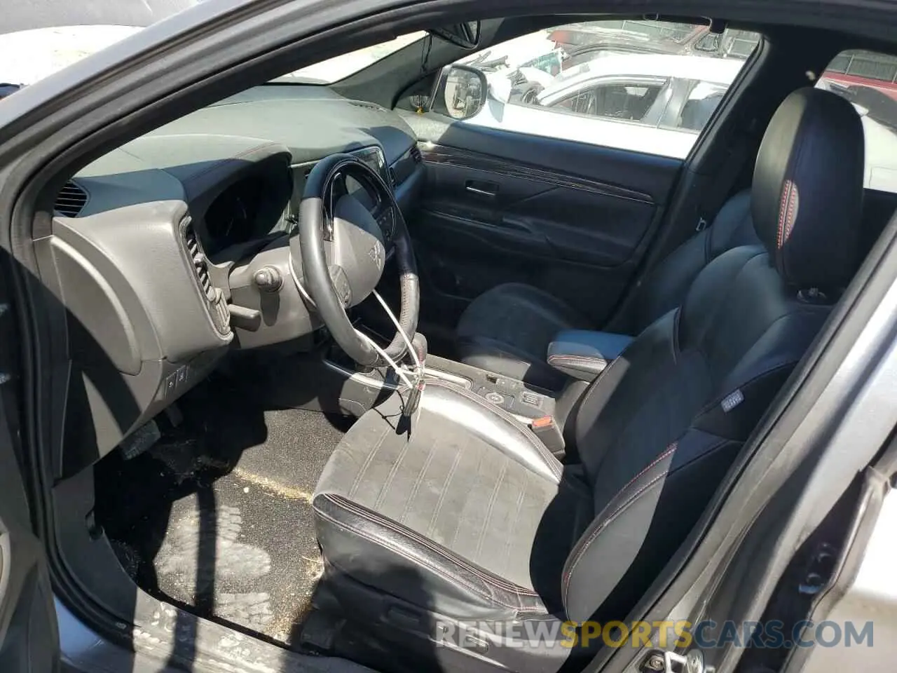7 Photograph of a damaged car JA4AZ3A39LZ040530 MITSUBISHI OUTLANDER 2020