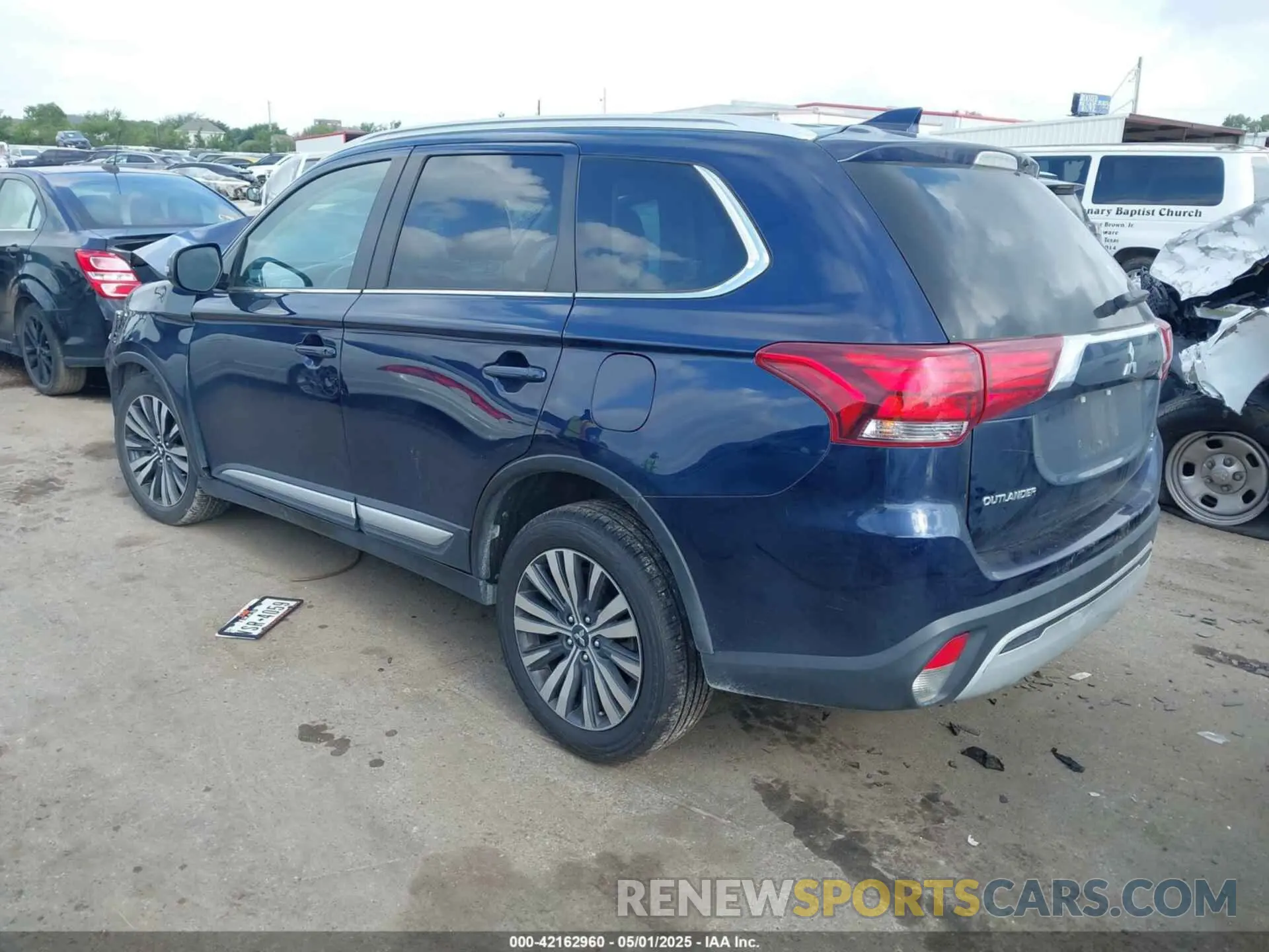 3 Photograph of a damaged car JA4AZ3A39LZ042844 MITSUBISHI OUTLANDER 2020