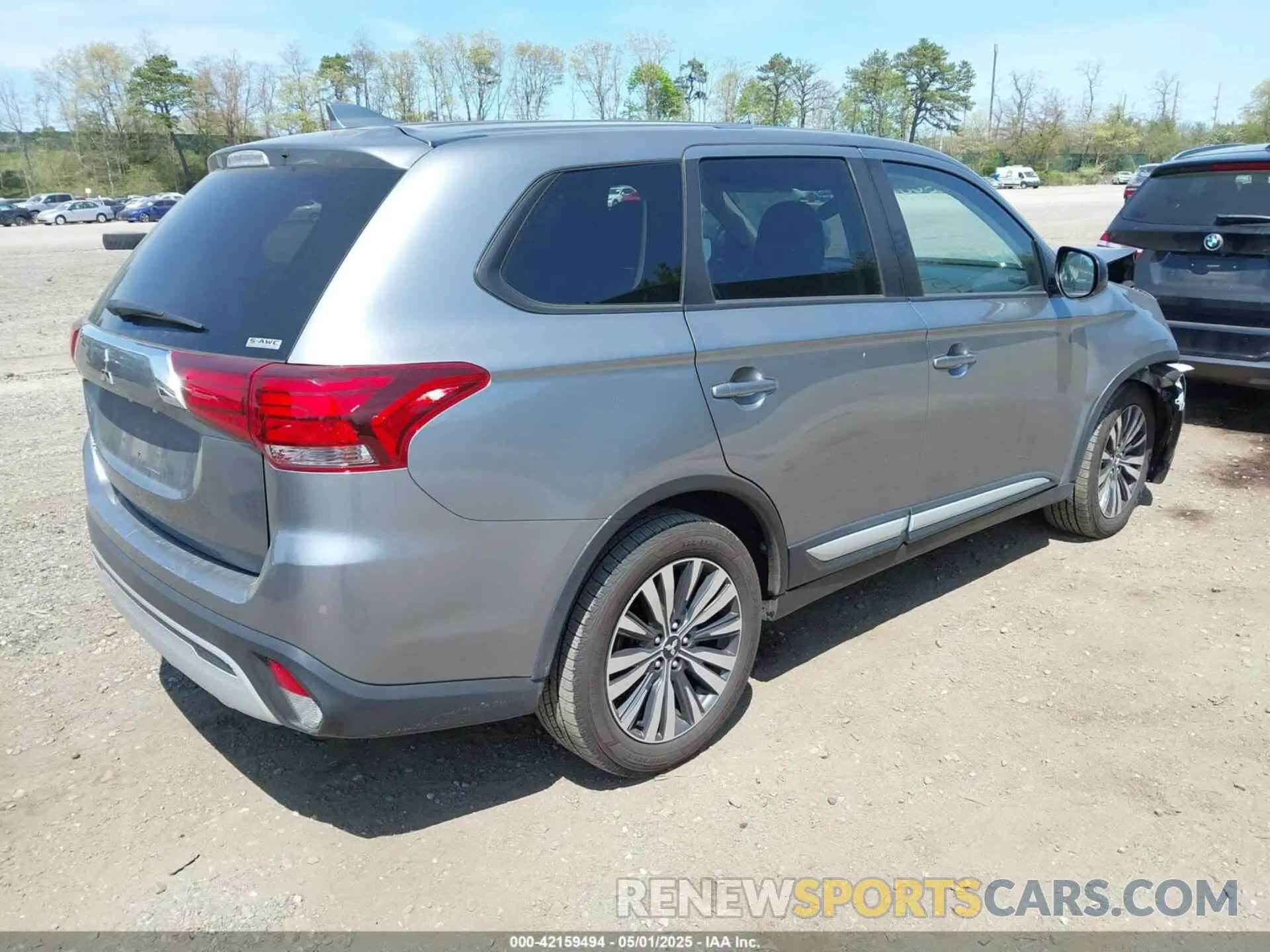 4 Photograph of a damaged car JA4AZ3A39LZ048854 MITSUBISHI OUTLANDER 2020