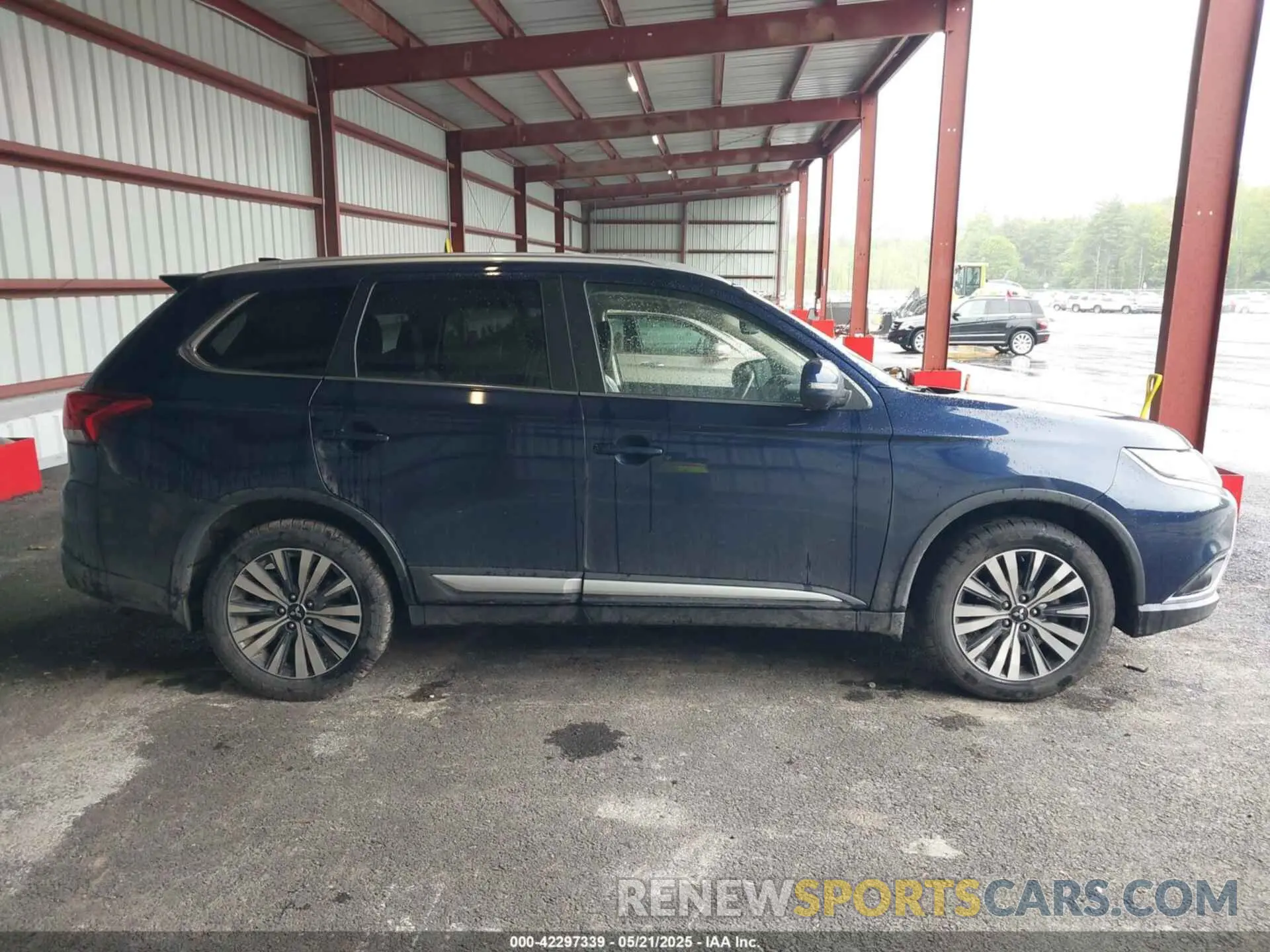 13 Photograph of a damaged car JA4AZ3A3XLZ004667 MITSUBISHI OUTLANDER 2020