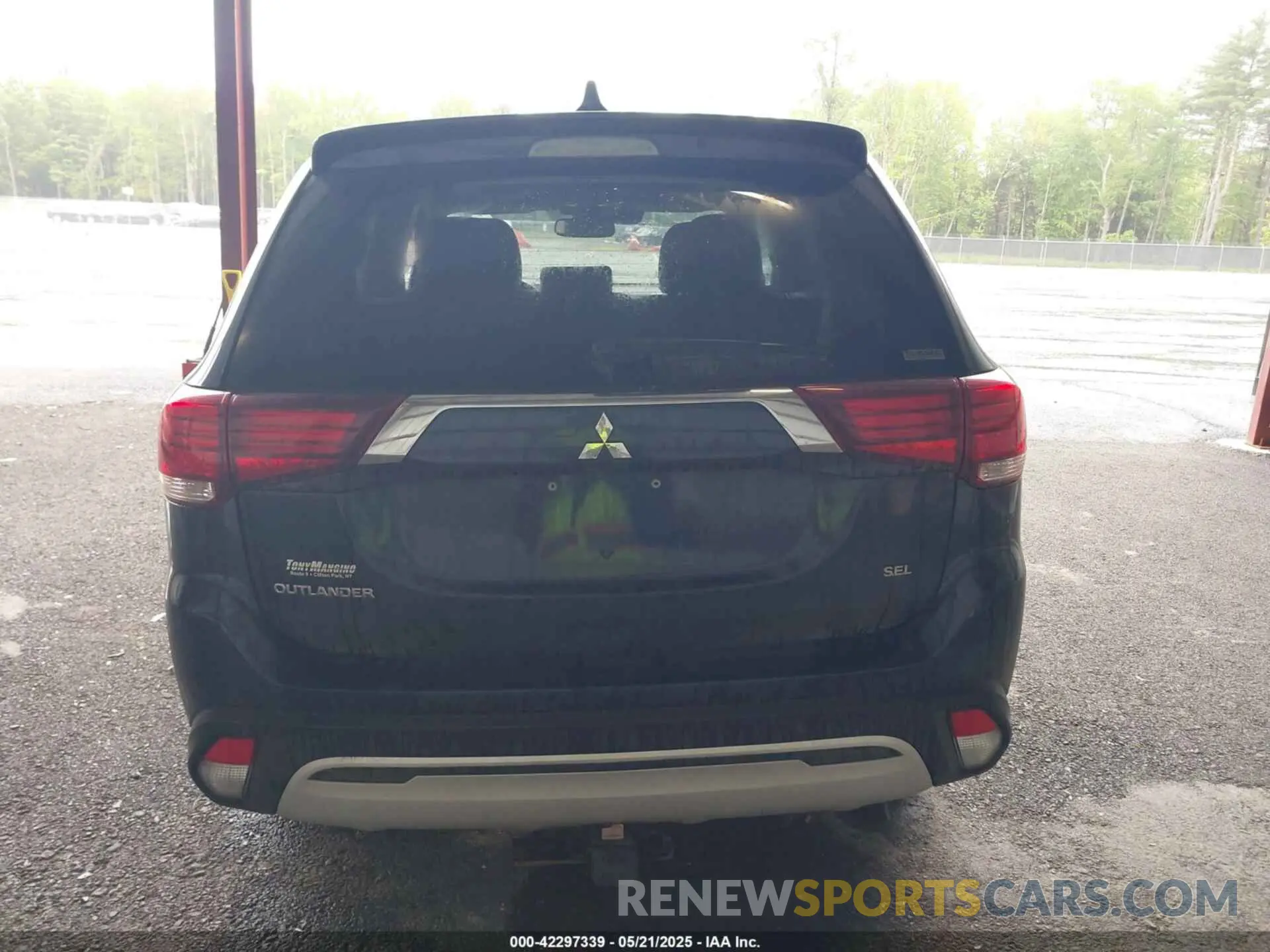 16 Photograph of a damaged car JA4AZ3A3XLZ004667 MITSUBISHI OUTLANDER 2020