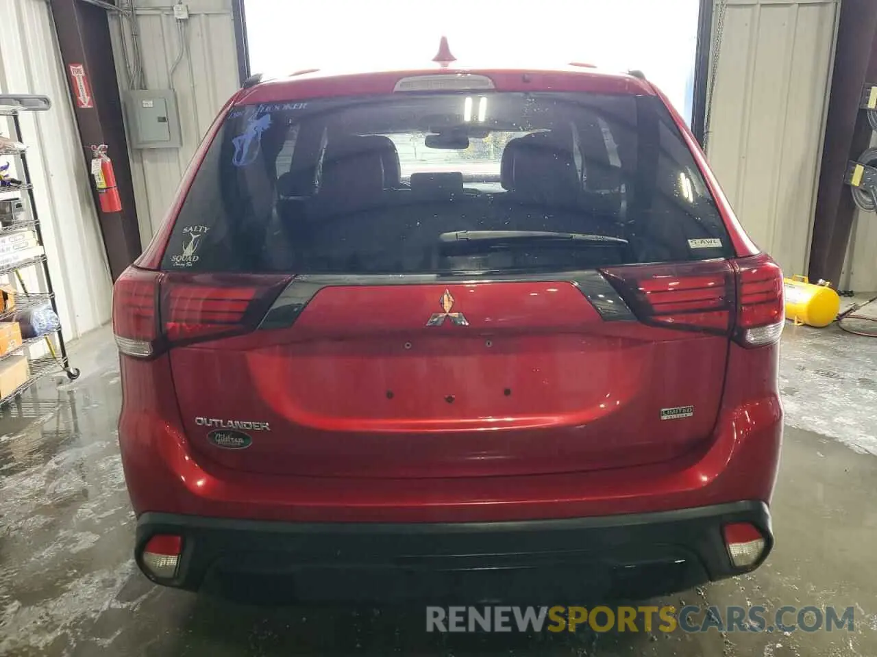 6 Photograph of a damaged car JA4AZ3A3XLZ013451 MITSUBISHI OUTLANDER 2020
