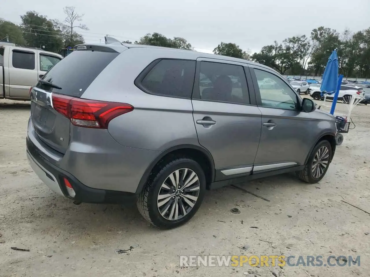 3 Photograph of a damaged car JA4AZ3A3XLZ044506 MITSUBISHI OUTLANDER 2020