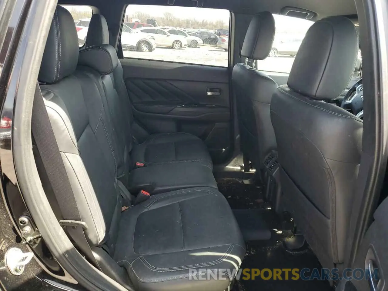 10 Photograph of a damaged car JA4J24A56LZ029500 MITSUBISHI OUTLANDER 2020
