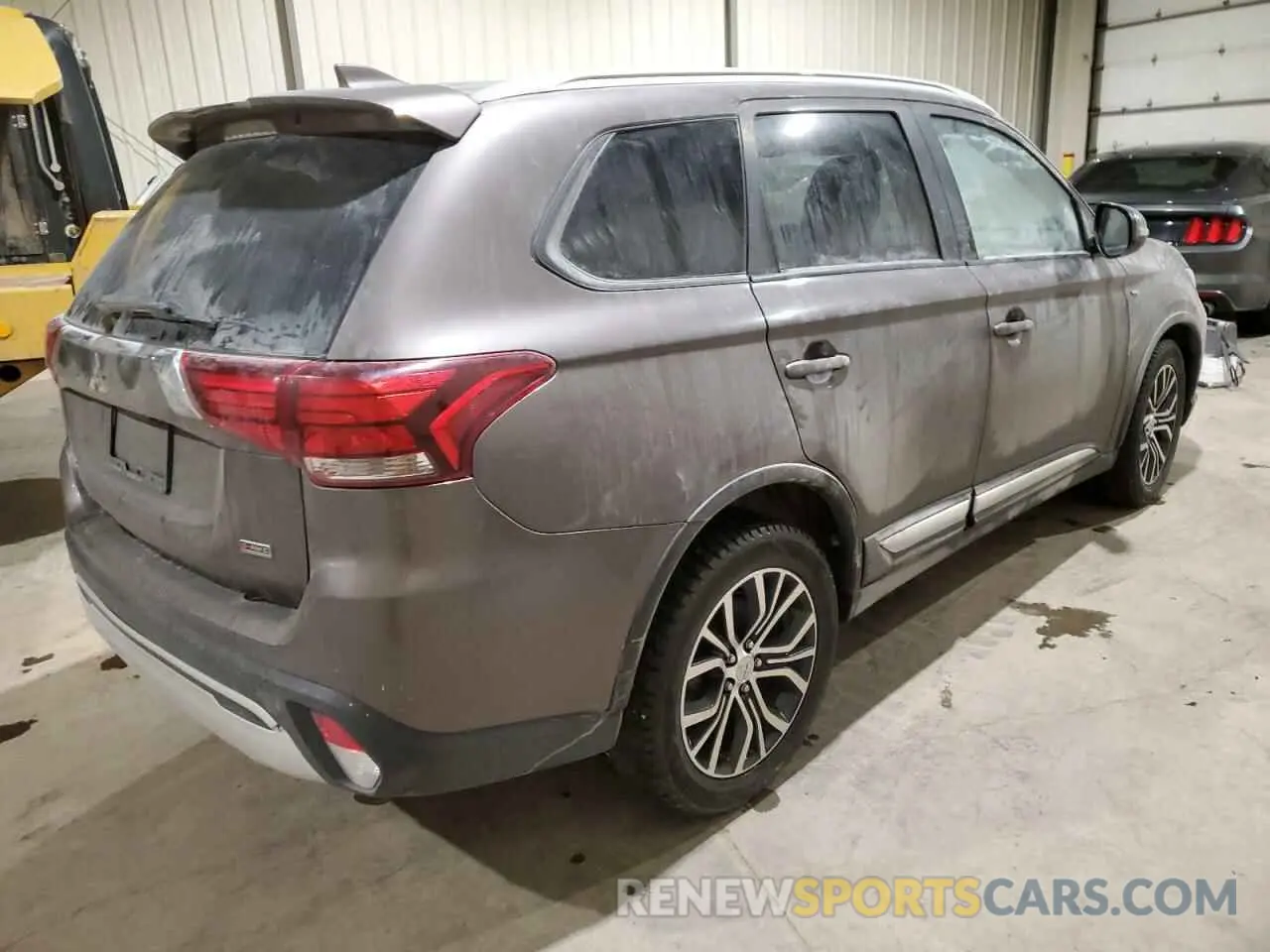 3 Photograph of a damaged car JA4JZ3AX8LZ603716 MITSUBISHI OUTLANDER 2020