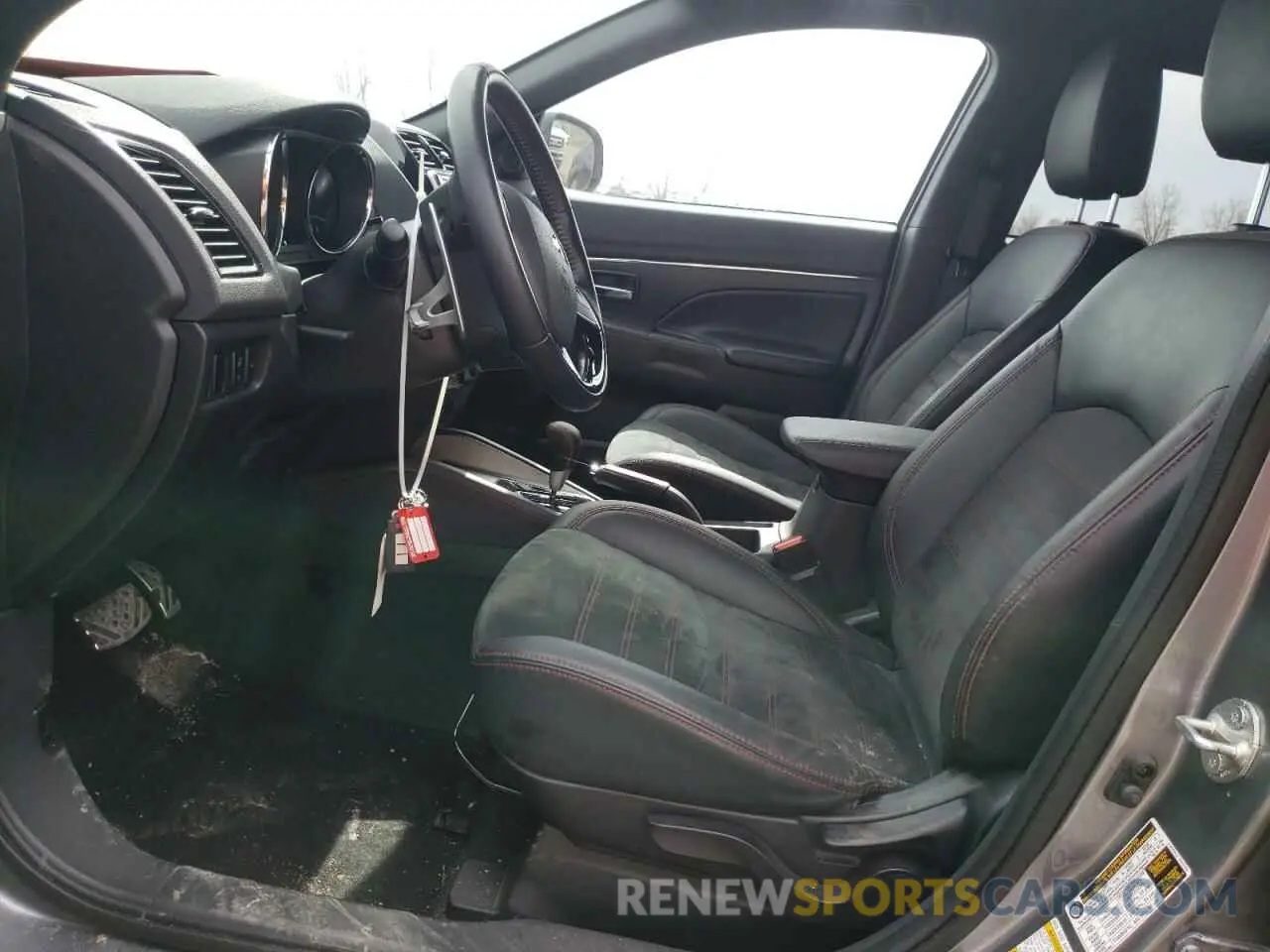 7 Photograph of a damaged car JA4AJVAW8MU606589 MITSUBISHI OUTLANDER 2021