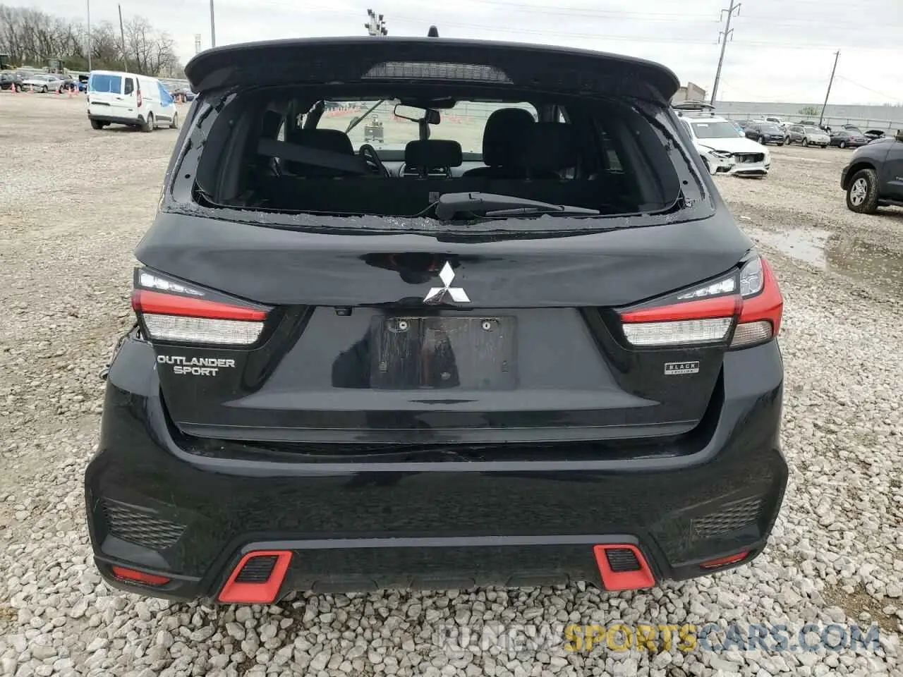 6 Photograph of a damaged car JA4APUAU4MU011052 MITSUBISHI OUTLANDER 2021