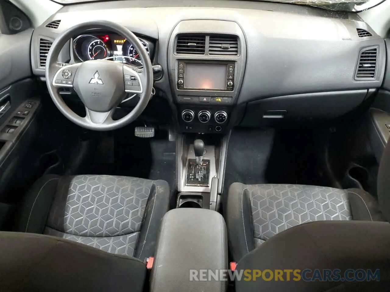 8 Photograph of a damaged car JA4APUAU4MU020639 MITSUBISHI OUTLANDER 2021