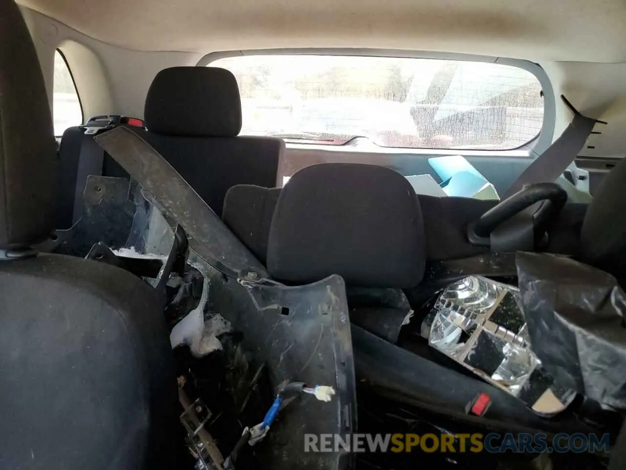 10 Photograph of a damaged car JA4APUAU6MU020822 MITSUBISHI OUTLANDER 2021