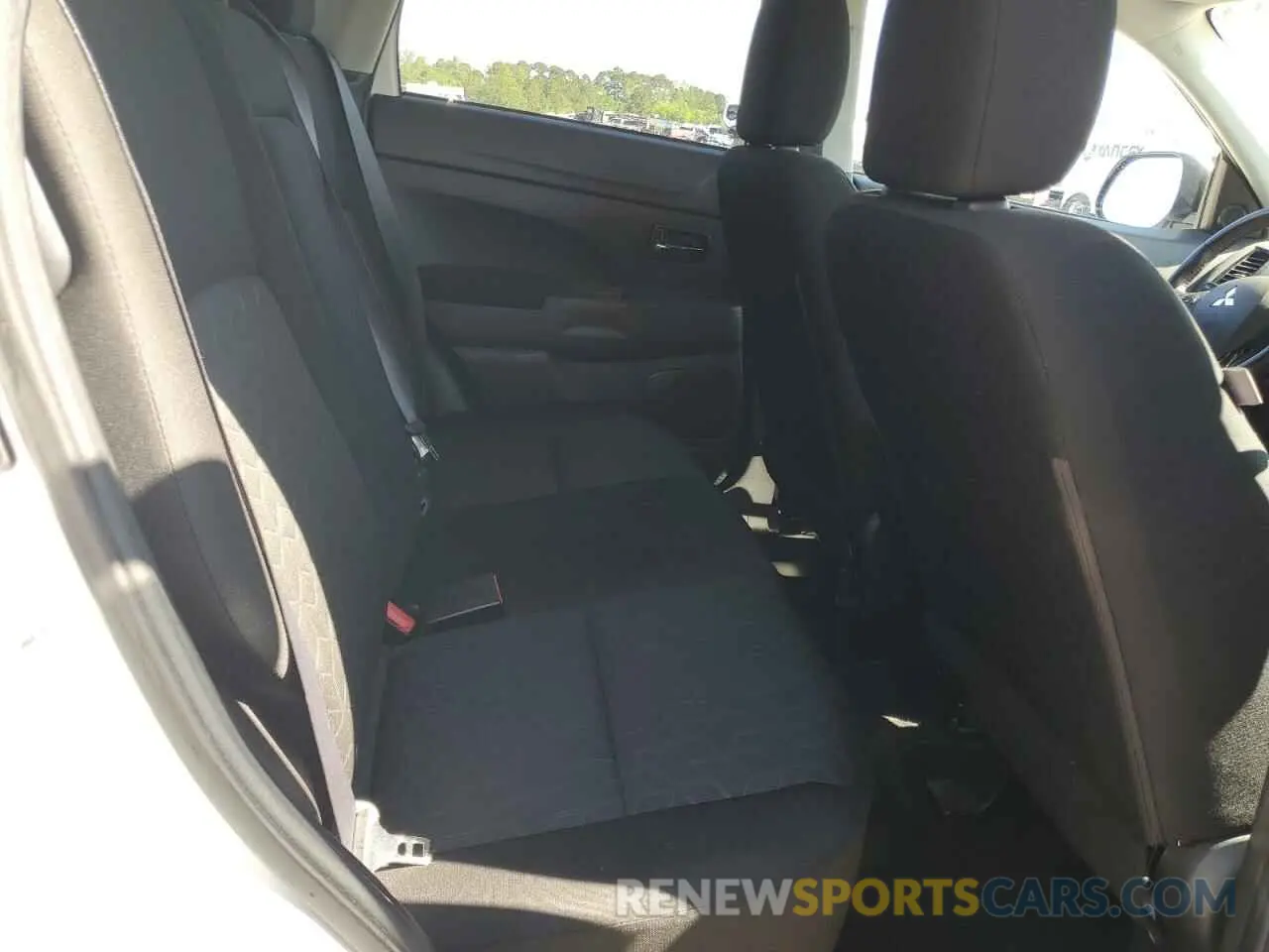 11 Photograph of a damaged car JA4APUAU6MU030699 MITSUBISHI OUTLANDER 2021