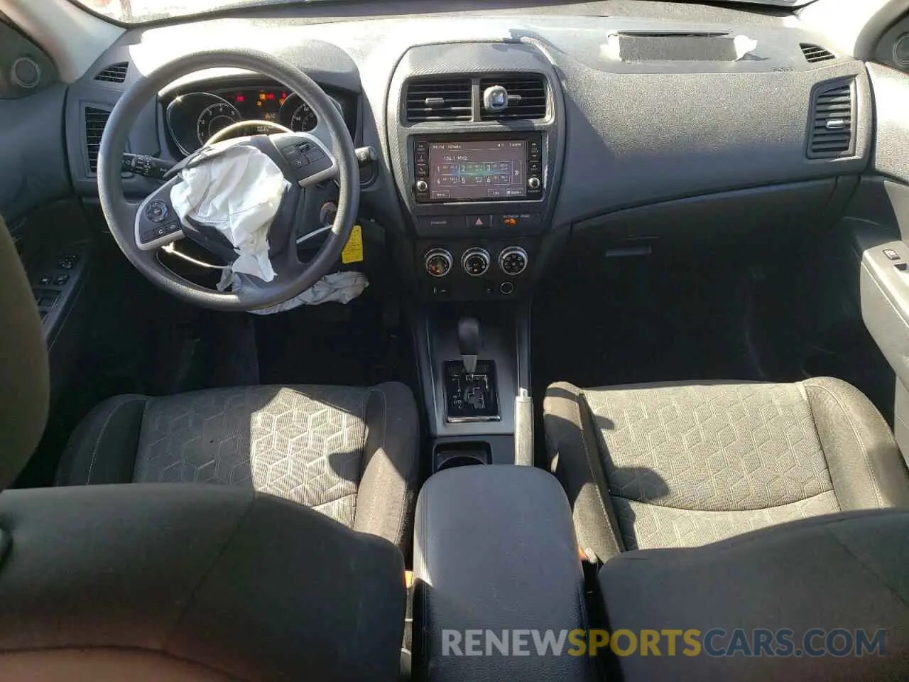 8 Photograph of a damaged car JA4APUAU7MU028332 MITSUBISHI OUTLANDER 2021