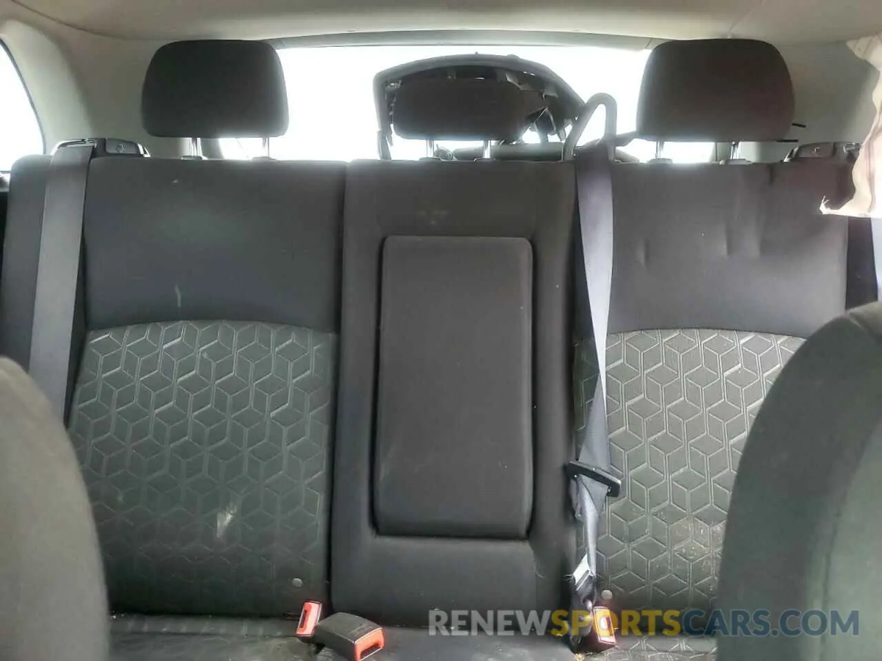 10 Photograph of a damaged car JA4APUAU8MU010938 MITSUBISHI OUTLANDER 2021