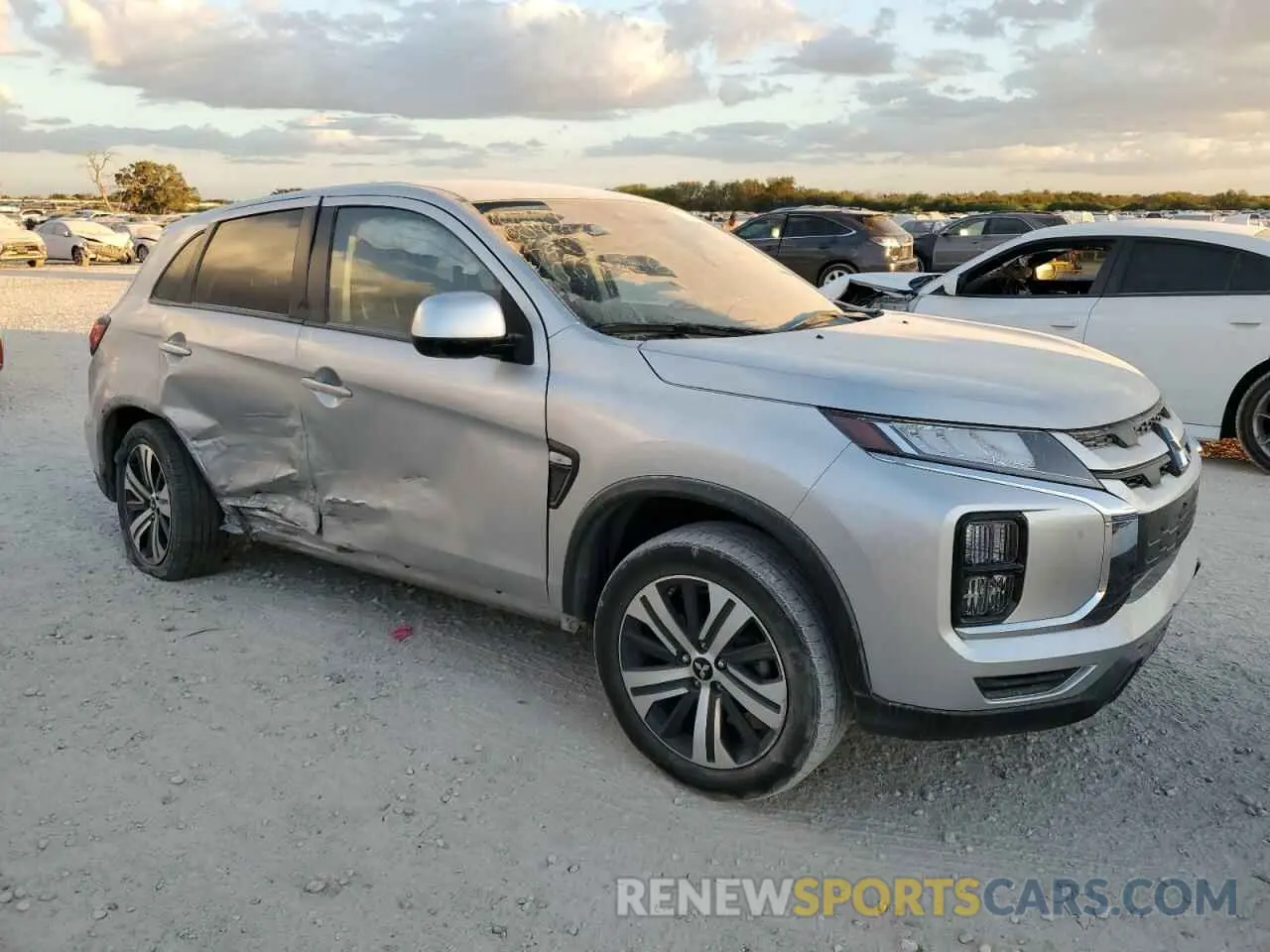 4 Photograph of a damaged car JA4APUAU8MU035256 MITSUBISHI OUTLANDER 2021