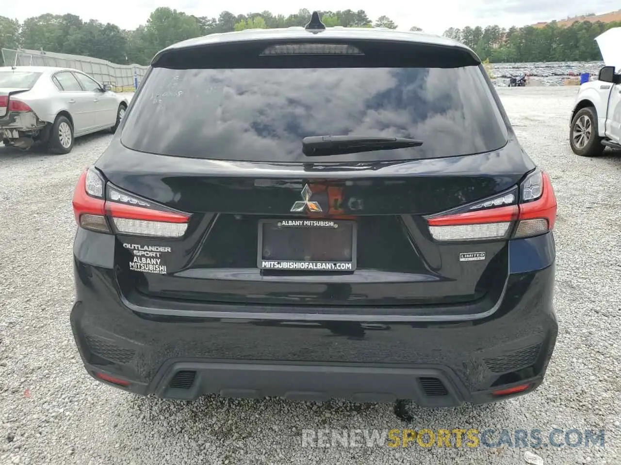 6 Photograph of a damaged car JA4APUAU9MU020538 MITSUBISHI OUTLANDER 2021