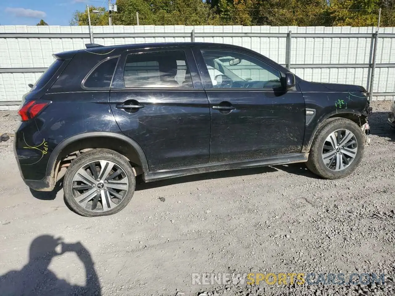 3 Photograph of a damaged car JA4APUAUXMU006874 MITSUBISHI OUTLANDER 2021