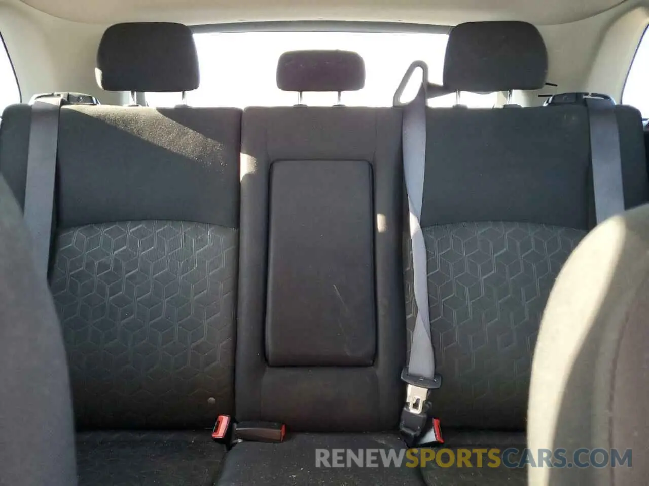 10 Photograph of a damaged car JA4APUAUXMU024811 MITSUBISHI OUTLANDER 2021