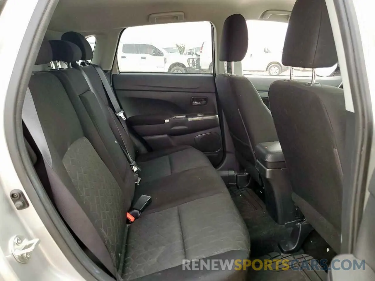 11 Photograph of a damaged car JA4APVAU1MU012732 MITSUBISHI OUTLANDER 2021