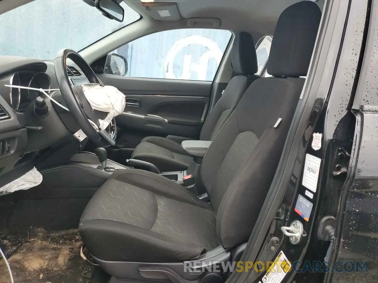 7 Photograph of a damaged car JA4APVAU6MU013245 MITSUBISHI OUTLANDER 2021