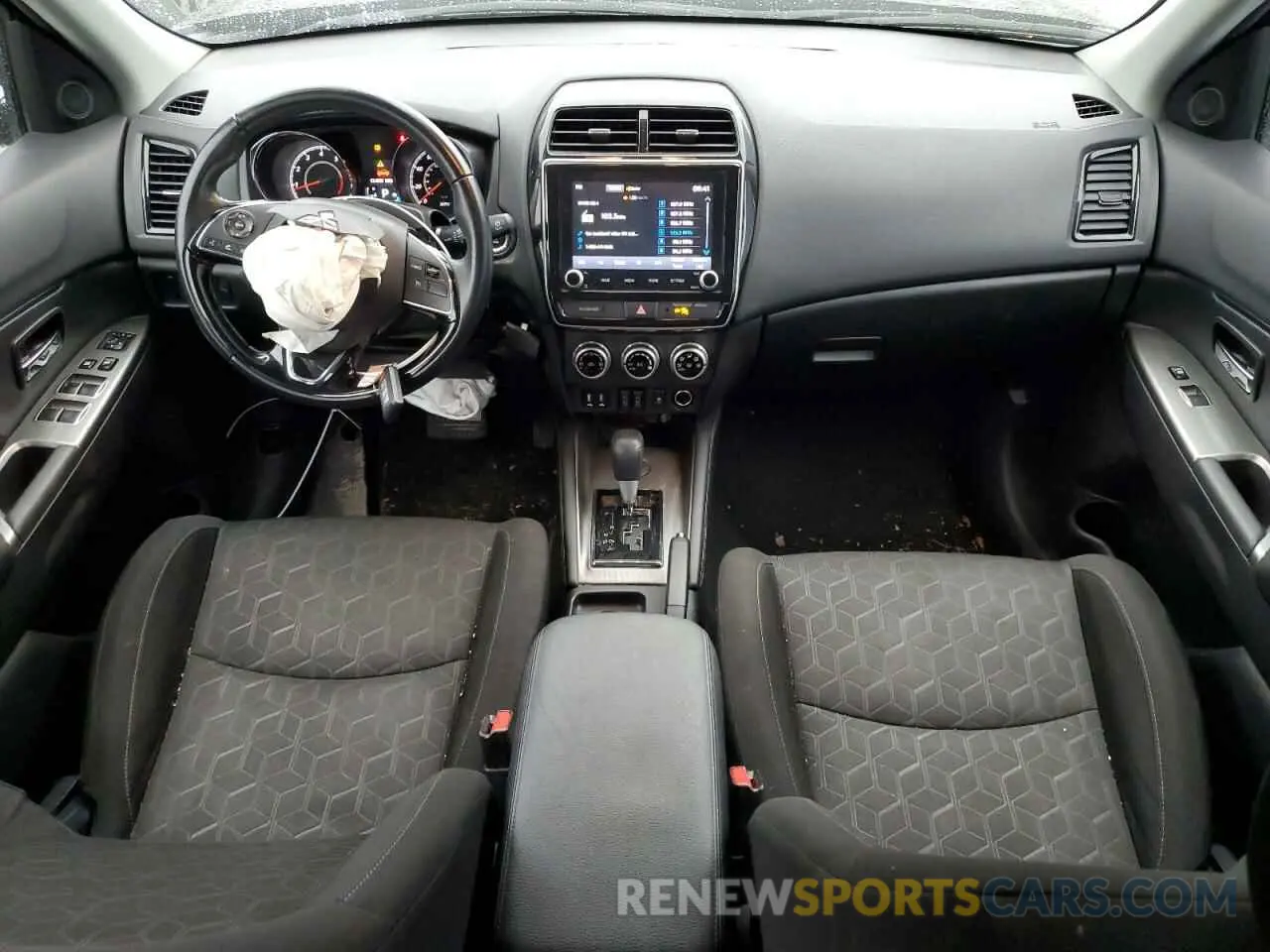 8 Photograph of a damaged car JA4APVAU6MU013245 MITSUBISHI OUTLANDER 2021