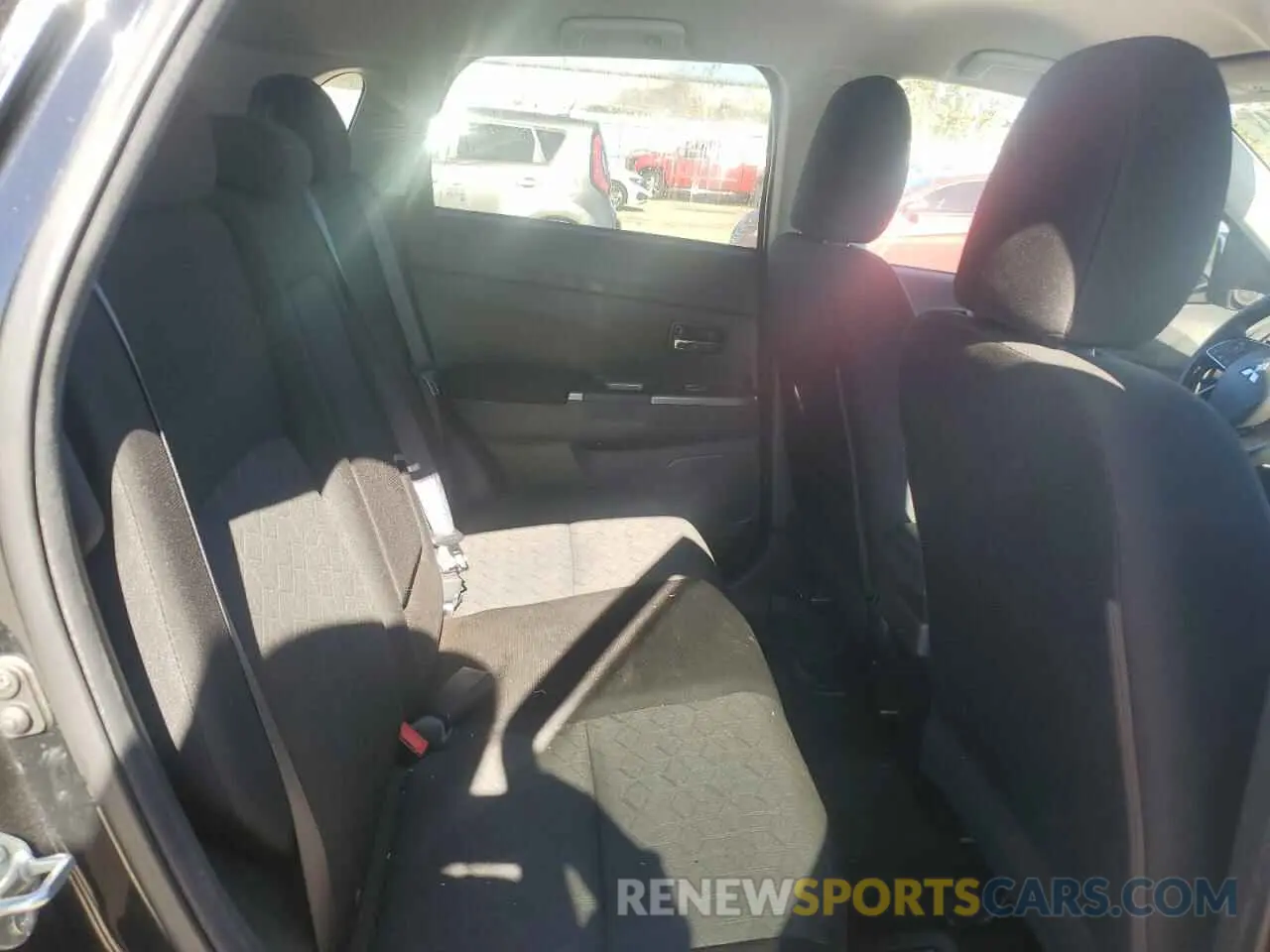 11 Photograph of a damaged car JA4APVAU6MU015769 MITSUBISHI OUTLANDER 2021