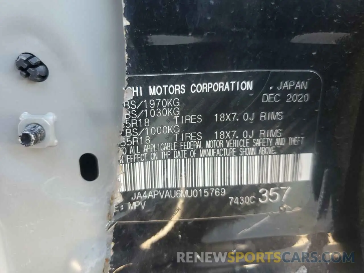 14 Photograph of a damaged car JA4APVAU6MU015769 MITSUBISHI OUTLANDER 2021