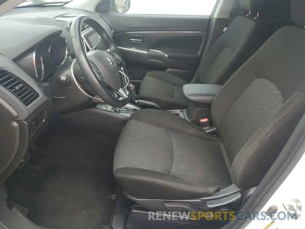 7 Photograph of a damaged car JA4APVAU8MU010203 MITSUBISHI OUTLANDER 2021