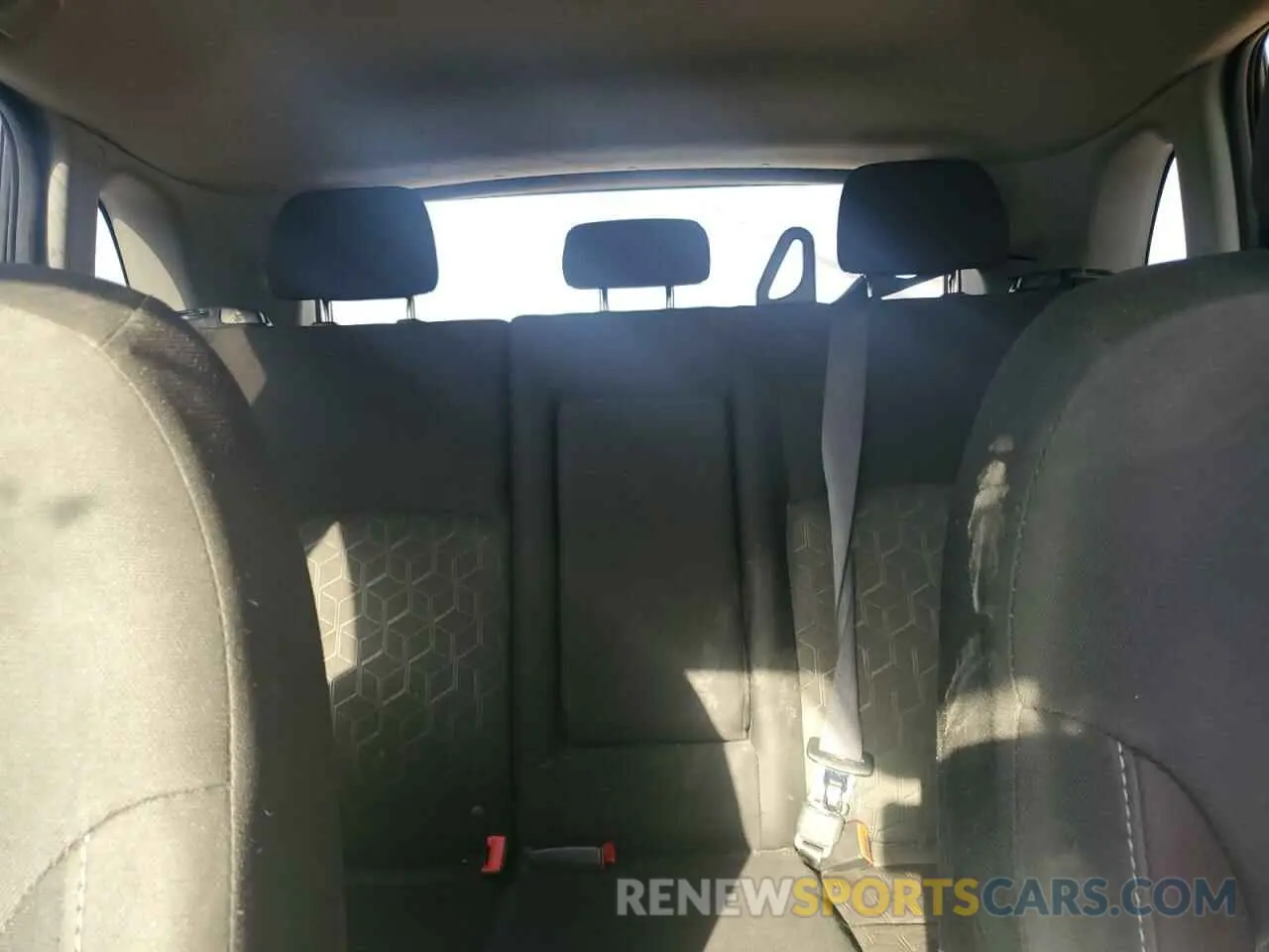 10 Photograph of a damaged car JA4APVAU8MU016261 MITSUBISHI OUTLANDER 2021