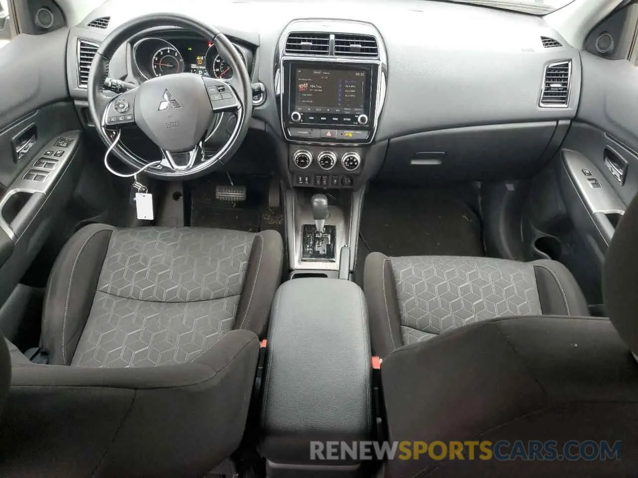 8 Photograph of a damaged car JA4APVAU9MU011537 MITSUBISHI OUTLANDER 2021