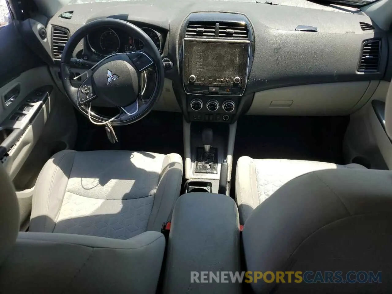 8 Photograph of a damaged car JA4APVAU9MU029813 MITSUBISHI OUTLANDER 2021