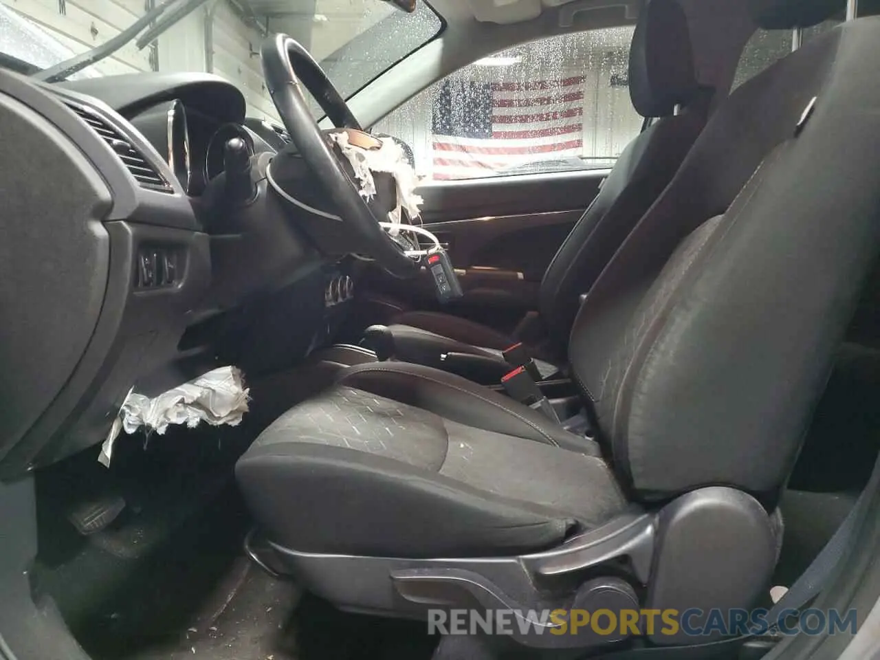 7 Photograph of a damaged car JA4APVAU9MU034025 MITSUBISHI OUTLANDER 2021
