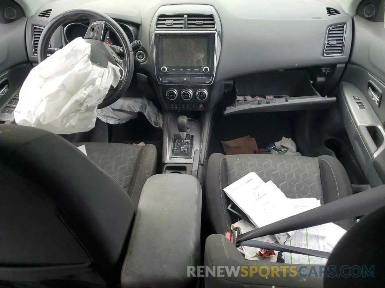 8 Photograph of a damaged car JA4ARUAU1MU010564 MITSUBISHI OUTLANDER 2021