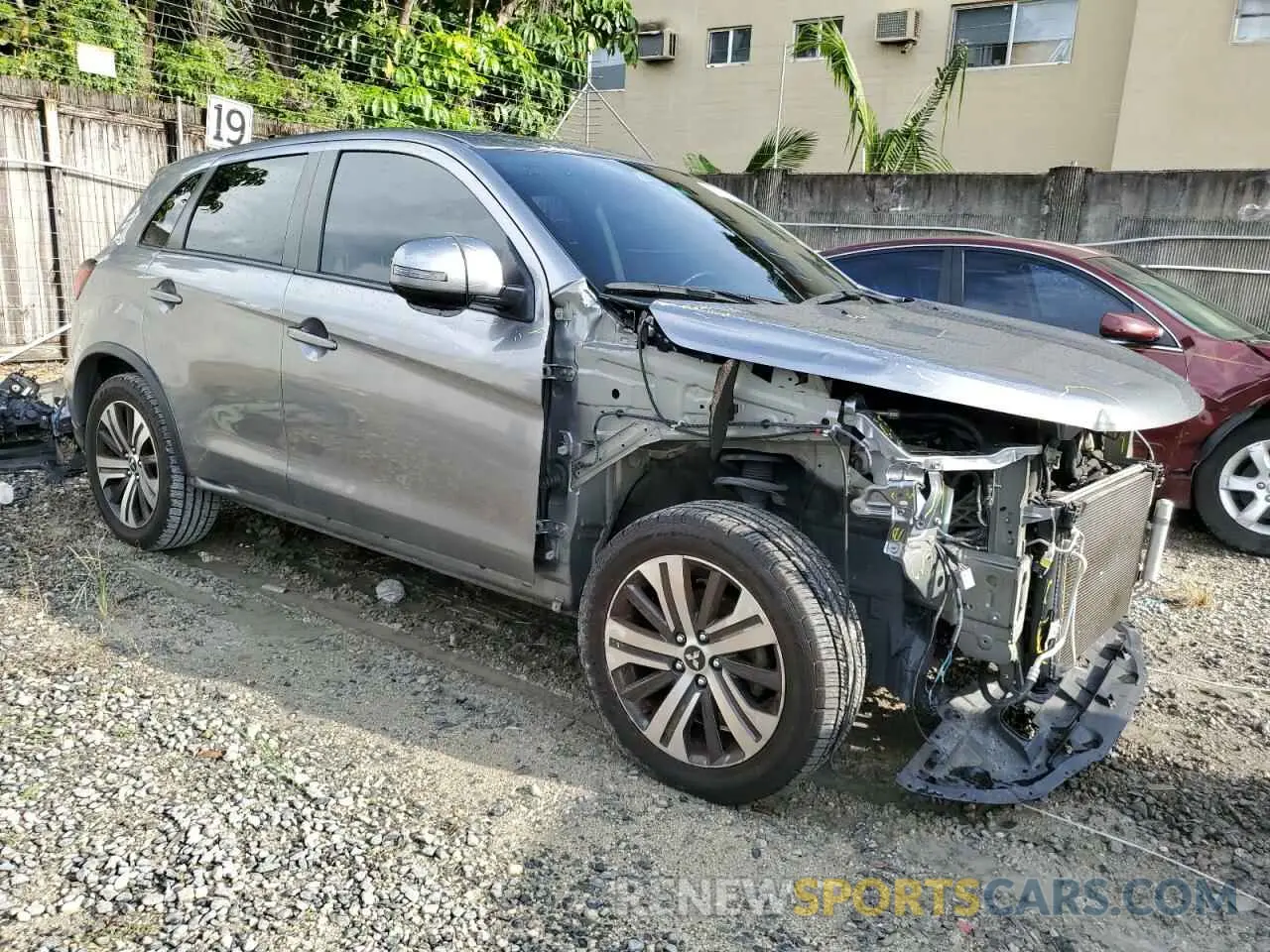 4 Photograph of a damaged car JA4ARUAU2MU017913 MITSUBISHI OUTLANDER 2021