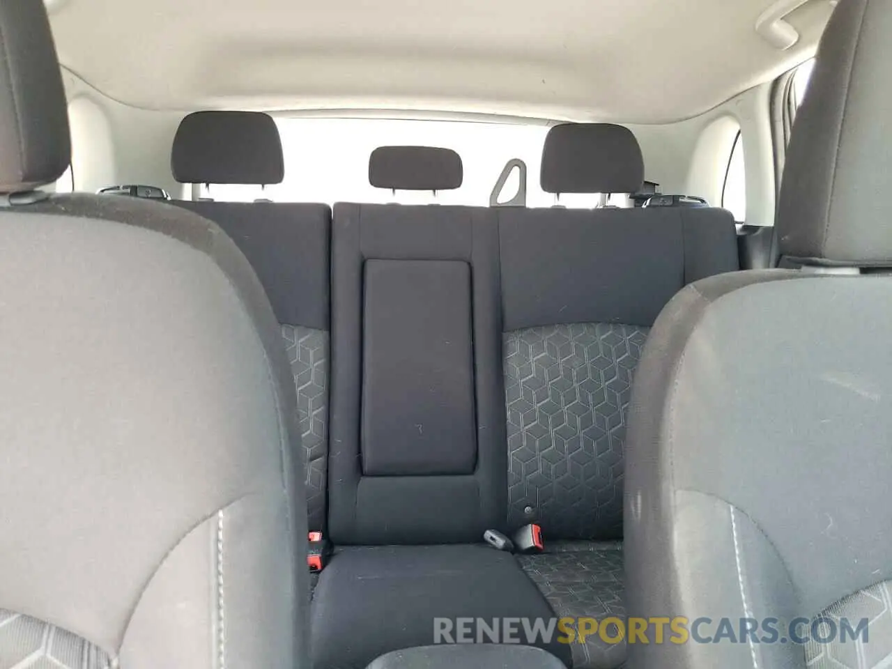 10 Photograph of a damaged car JA4ARUAU3MU019010 MITSUBISHI OUTLANDER 2021