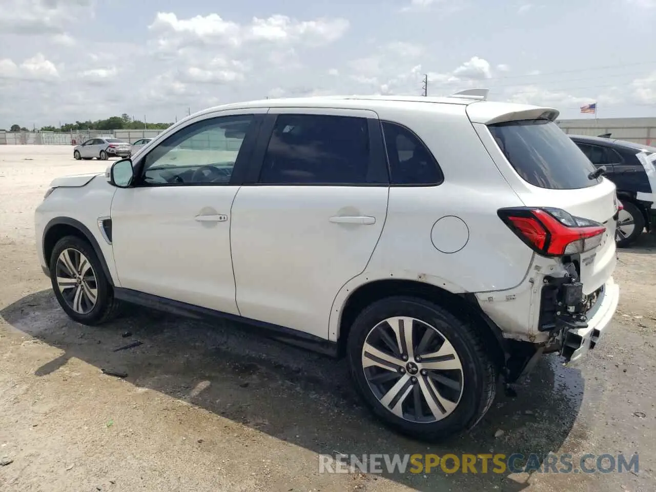 2 Photograph of a damaged car JA4ARUAU3MU019010 MITSUBISHI OUTLANDER 2021