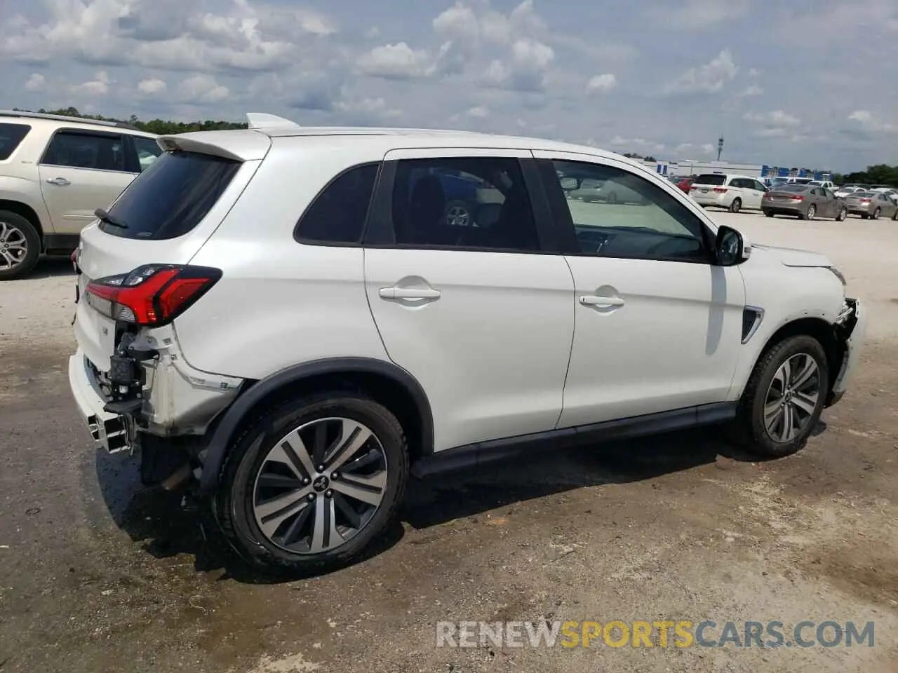 3 Photograph of a damaged car JA4ARUAU3MU019010 MITSUBISHI OUTLANDER 2021