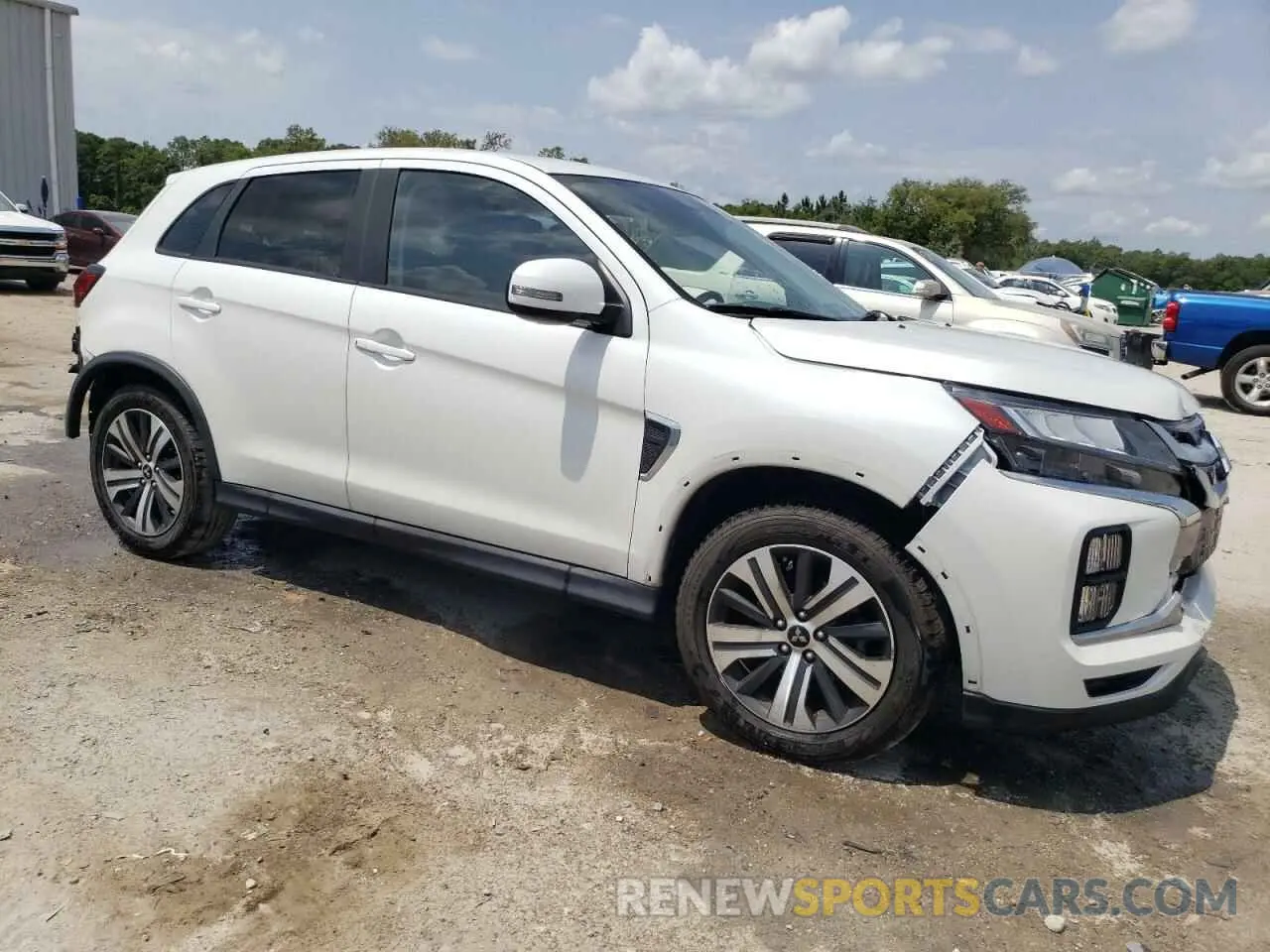 4 Photograph of a damaged car JA4ARUAU3MU019010 MITSUBISHI OUTLANDER 2021