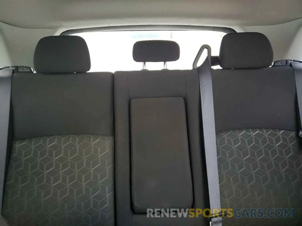10 Photograph of a damaged car JA4ARUAU3MU032212 MITSUBISHI OUTLANDER 2021