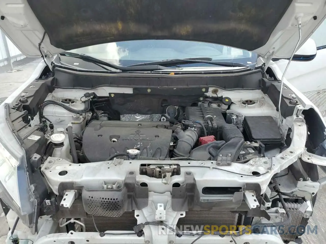 12 Photograph of a damaged car JA4ARUAU3MU032212 MITSUBISHI OUTLANDER 2021